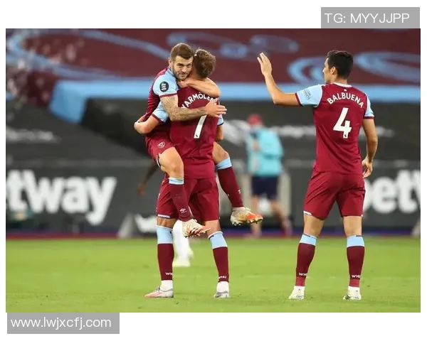 英超赛后复盘武汉足球队与深圳足球队的战术意识与表现分析